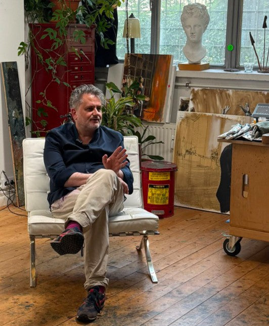 Edward B. Gordon in seinem Atelier